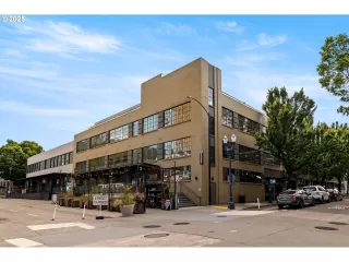 Photo #1: 608329541 Listing