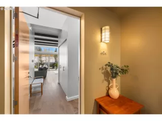 Photo #2: 608329541 Listing