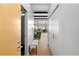 Photo #3: 608329541 Listing