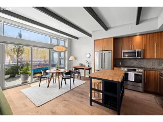 Photo #4: 608329541 Listing