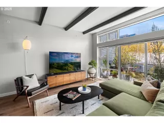 Photo #5: 608329541 Listing