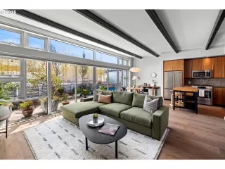 Photo #6: 608329541 Listing