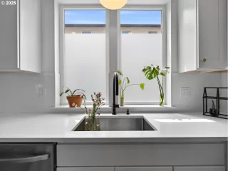 Photo #5: 609273434 Listing 