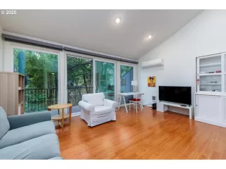 Photo #2: 609288593 Listing