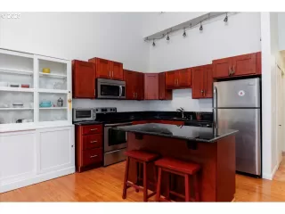 Photo #6: 609288593 Listing