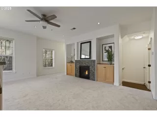 Photo #4: 609352520 Listing