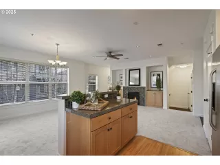 Photo #5: 609352520 Listing