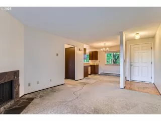 Photo #3: 609493277 Listing 