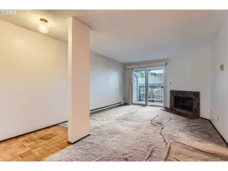 Photo #4: 609493277 Listing 