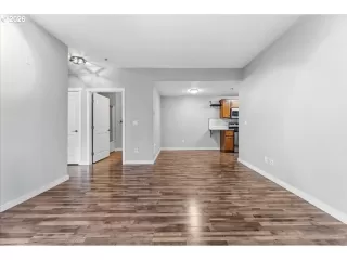 Photo #3: 609692462 Listing