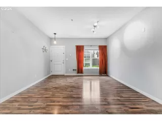 Photo #5: 609692462 Listing