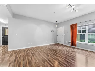 Photo #6: 609692462 Listing
