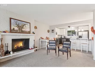 Photo #5: 610385602 Listing 