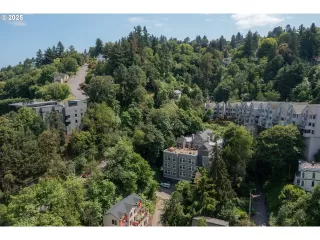 Photo #5: 610392956 Listing