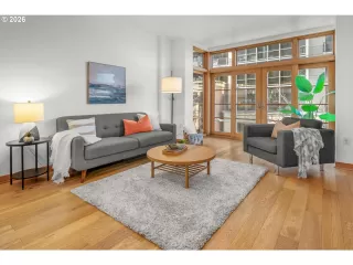 Photo #4: 610422026 Listing