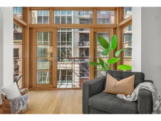 Photo #5: 610422026 Listing