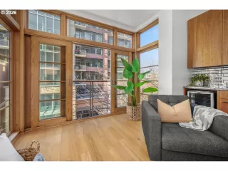 Photo #6: 610422026 Listing