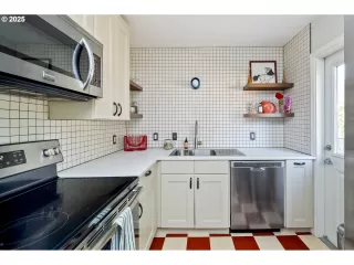 Photo #6: 611050033 Listing 