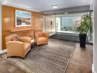 Photo #4: 611074483 Listing