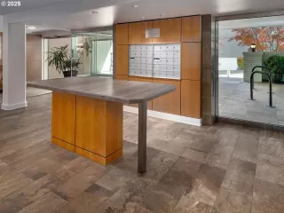 Photo #5: 611074483 Listing