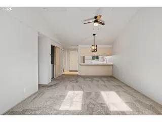 Photo #5: 611165488 Listing