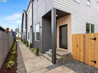 Photo #4: 611545505 Listing