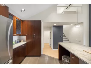 Photo #5: 611760283 Listing 