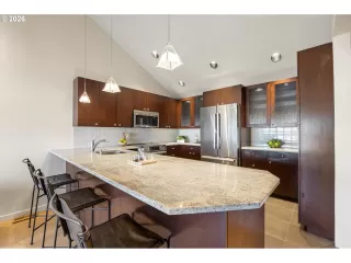 Photo #6: 611760283 Listing 