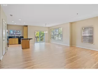 Photo #2: 612182130 Listing