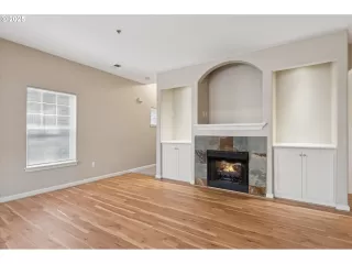 Photo #5: 612182130 Listing