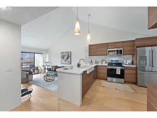 Photo #3: 612683789 Listing 