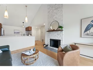 Photo #6: 612683789 Listing 