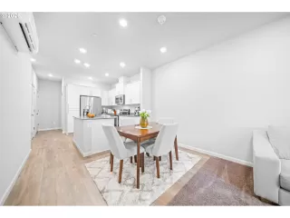 Photo #6: 612687463 Listing 