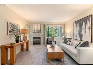 Photo #4: 613462209 Listing