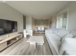 Photo #6: 613657957 Listing