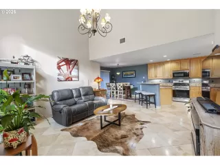 Photo #3: 613682038 Listing