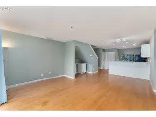 Photo #3: 613958786 Listing