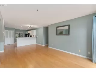 Photo #4: 613958786 Listing