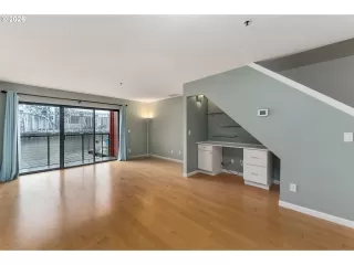 Photo #6: 613958786 Listing