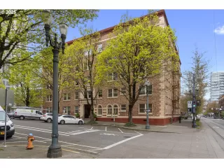 Photo #1: 614709320 Listing 