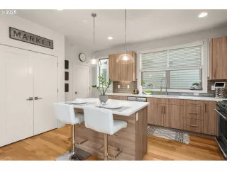 Photo #6: 614840210 Listing 