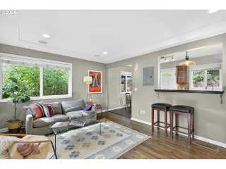 Photo #3: 615049632 Listing 