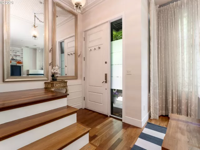 MLS: 615203618 Condo For Sale