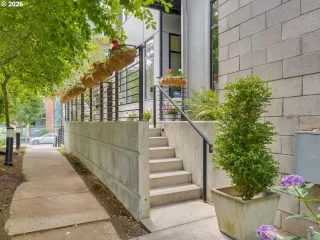 Photo #4: 615203618 Listing
