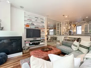Photo #5: 615203618 Listing