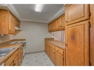 Photo #6: 616123664 Listing