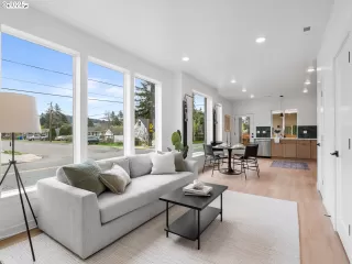 Photo #6: 616461900 Listing