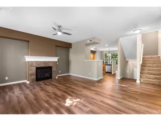 Photo #5: 616575480 Listing