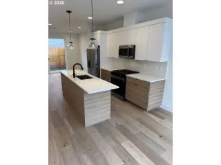 Photo #5: 617188655 Listing 