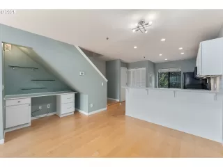 Photo #4: 617892595 Listing